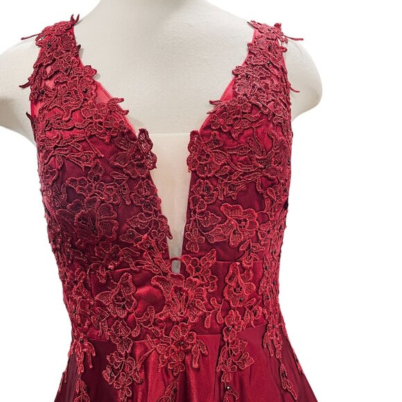 Elegant Burgundy Lace Appliqué Evening Dress Deep V-Neck Corset Back Formal Gown - Picture 5 of 9